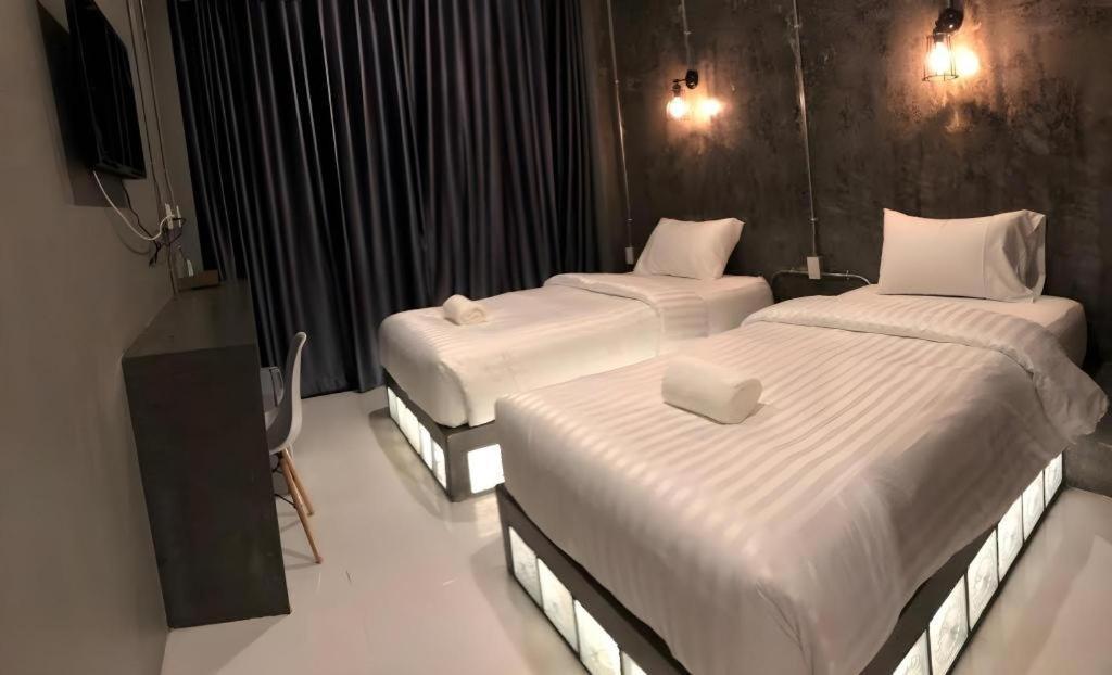 Sixty-Nine Resort Nakhon Phanom Exterior photo